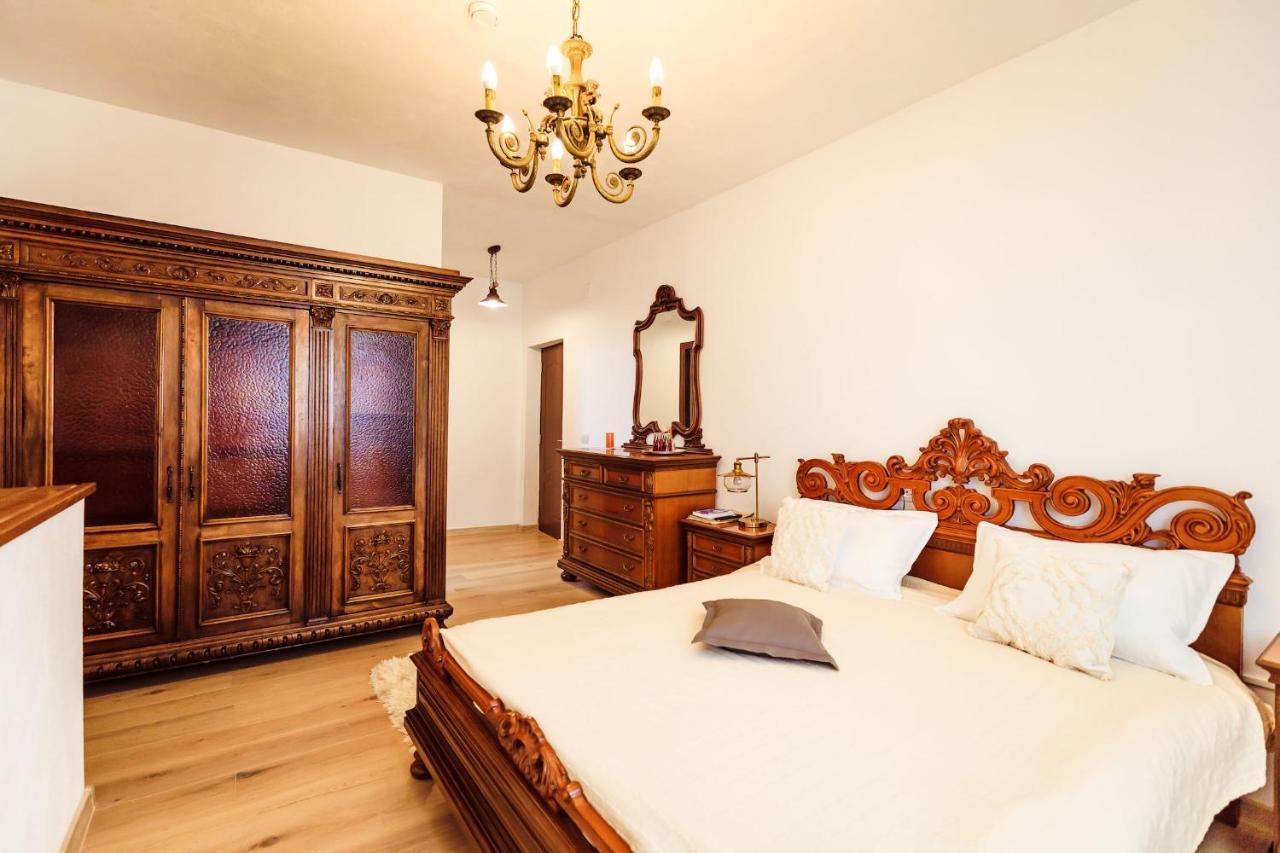 Resort Pensiunea Iris Turcineşti