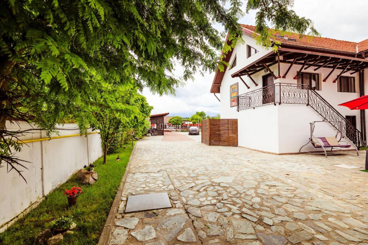 Resort Pensiunea Iris *